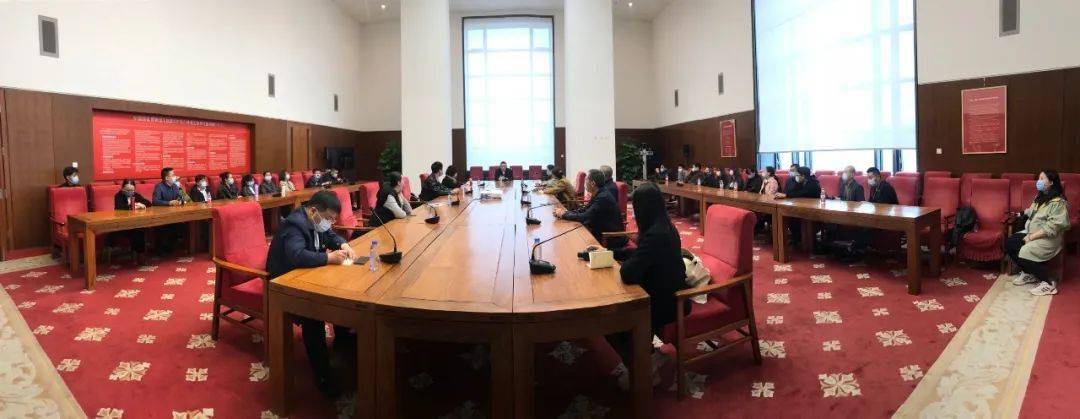 策展四期赴中国国家博物馆现场教学“太阳成集团tyc7111cc”(图5)
策展四期赴中国国家博物馆现场教学“太阳成集团tyc7111cc”(图5)