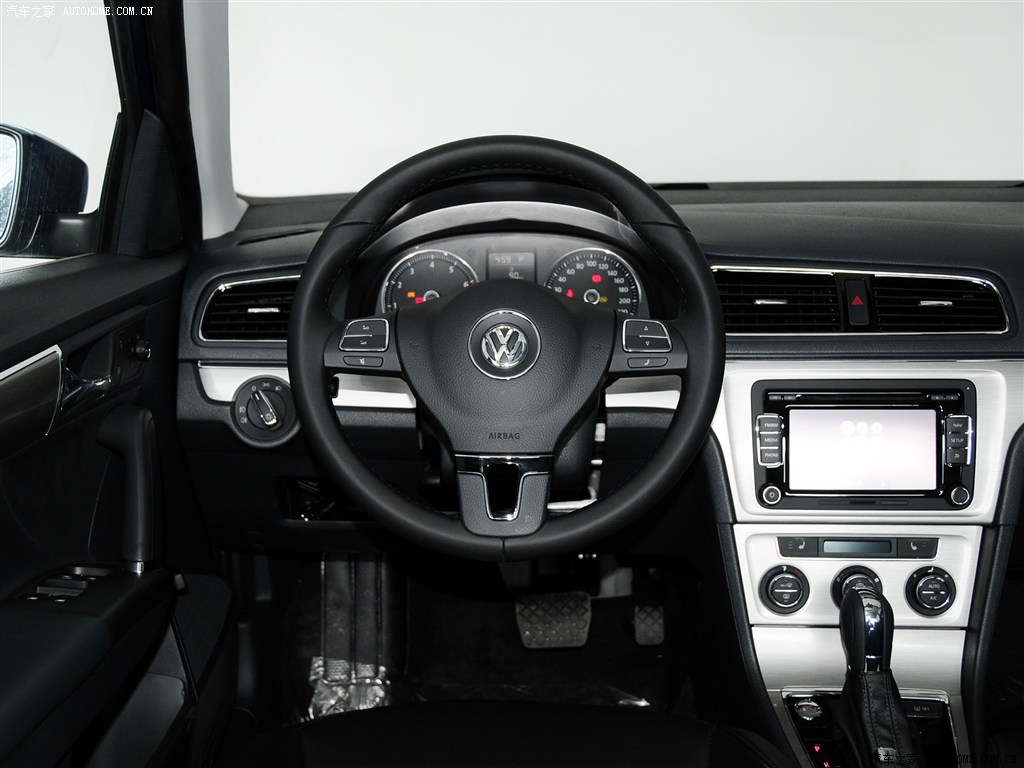 “太阳成集团tyc7111cc”轰6K变炸弹卡车外挂36弹还可投掷国产“炸弹之父”(图1) 太阳成集团tyc7111cc